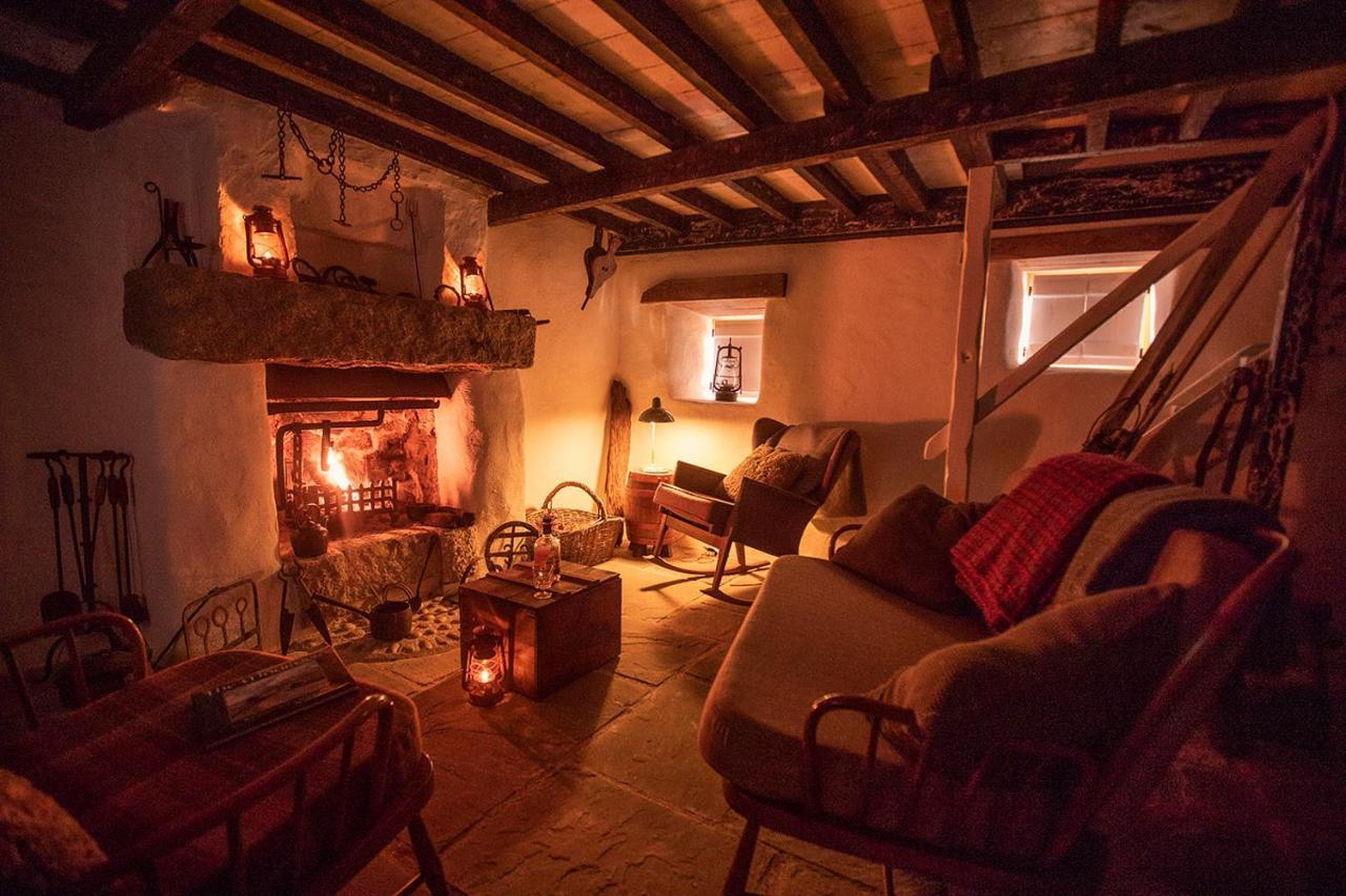 Thistle Thatch Cottage And Hot Tub - Mourne Mountains 纽卡斯尔 外观 照片